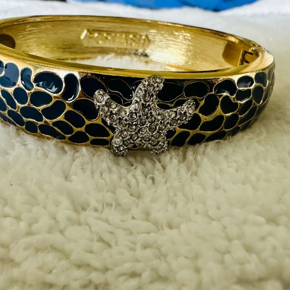 Fornash Rhinestone Starfish Goldtone Hinged Bangle Bracelet Navy Enamel.